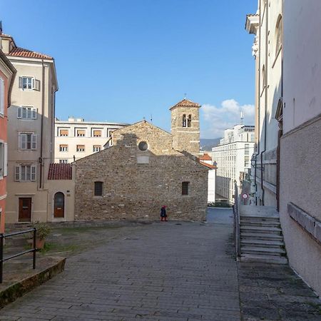 Casa Vacanze Penelope In Centro Storico Trieste Exterior foto
