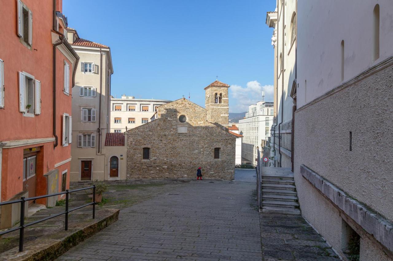 Casa Vacanze Penelope In Centro Storico Trieste Exterior foto