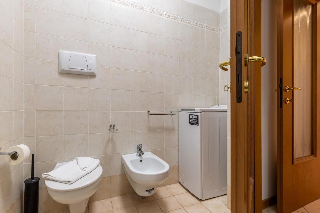 Casa Vacanze Penelope In Centro Storico Trieste Exterior foto
